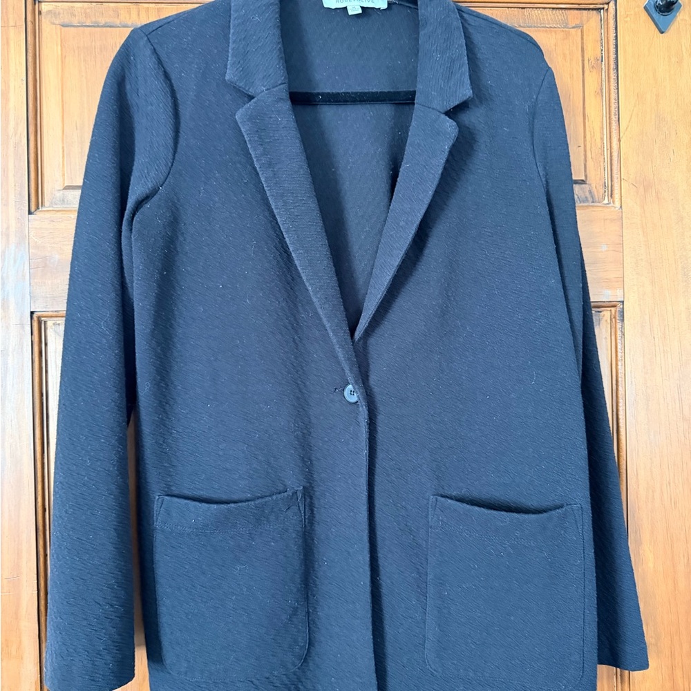Rose & Olive Textured Black Blazer